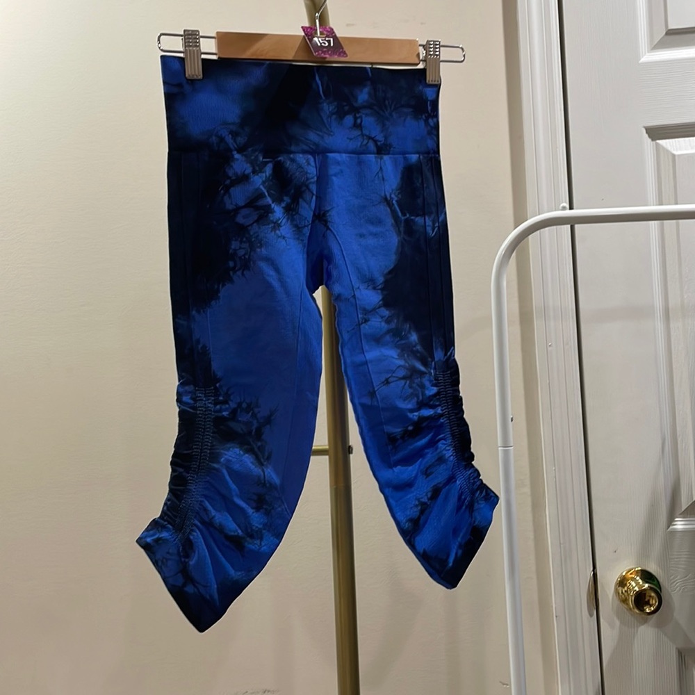 1️⃣5️⃣7️⃣. LULULEMON SIZE 6 leggings